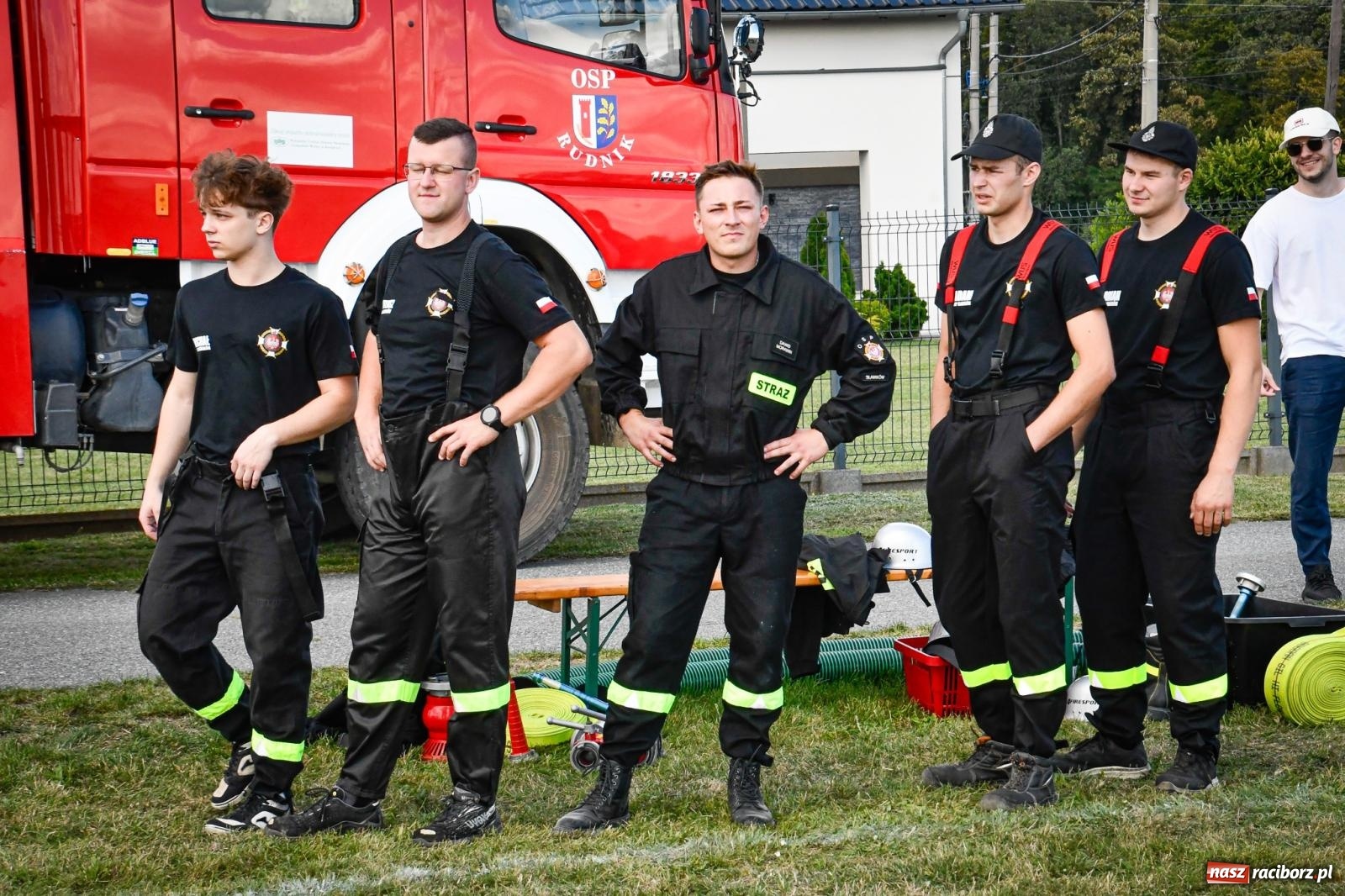 Zdjęcie w galerii na portalu naszraciborz.pl: Gospodarze, Gamów i Rudnik triumfują w gminnych zawodach sportowo-pożarniczych w Sławikowie [FOTO i WIDEO] wiadomości z regionu