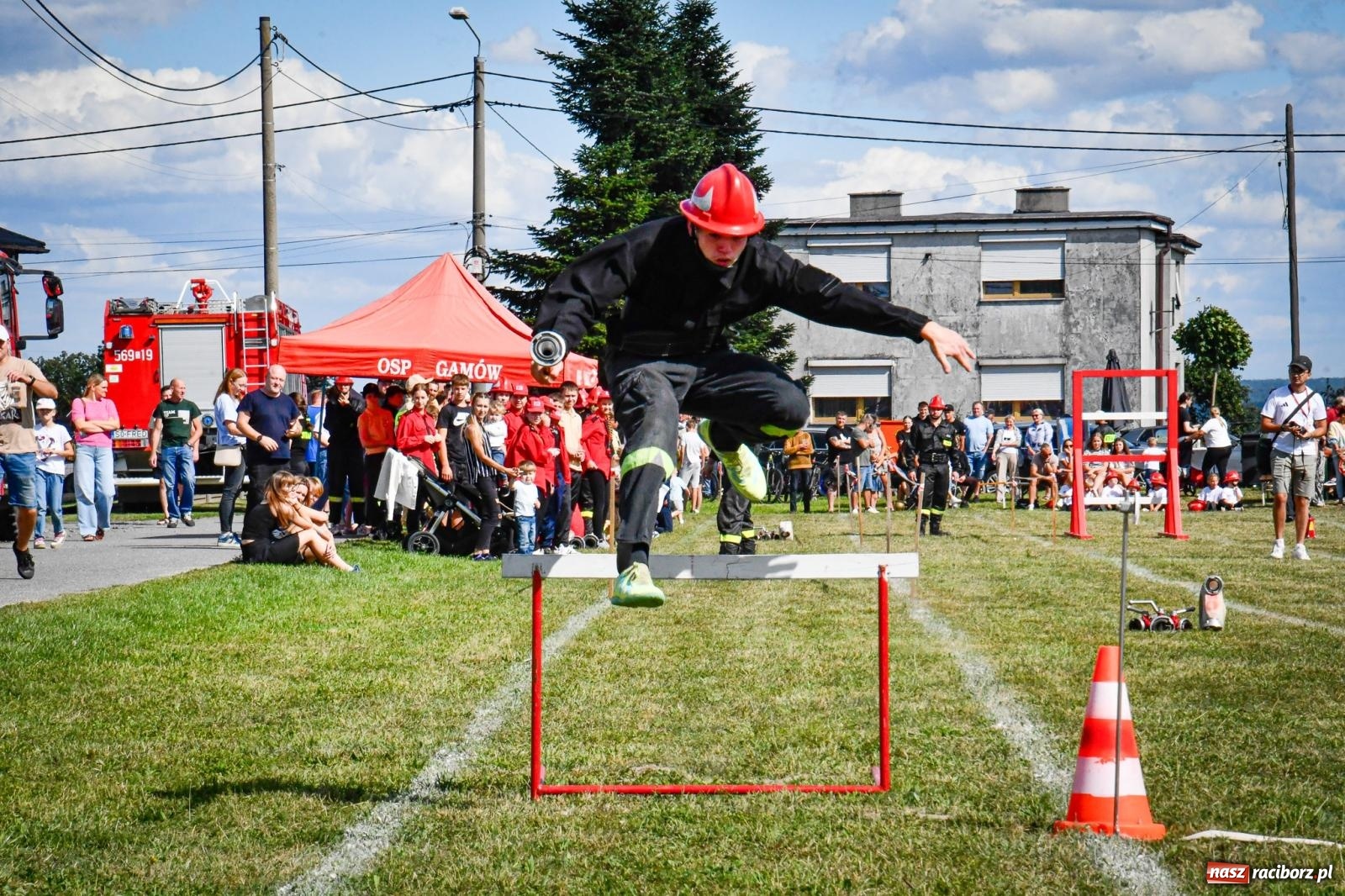 Zdjęcie w galerii na portalu naszraciborz.pl: Gospodarze, Gamów i Rudnik triumfują w gminnych zawodach sportowo-pożarniczych w Sławikowie [FOTO i WIDEO] wiadomości z regionu