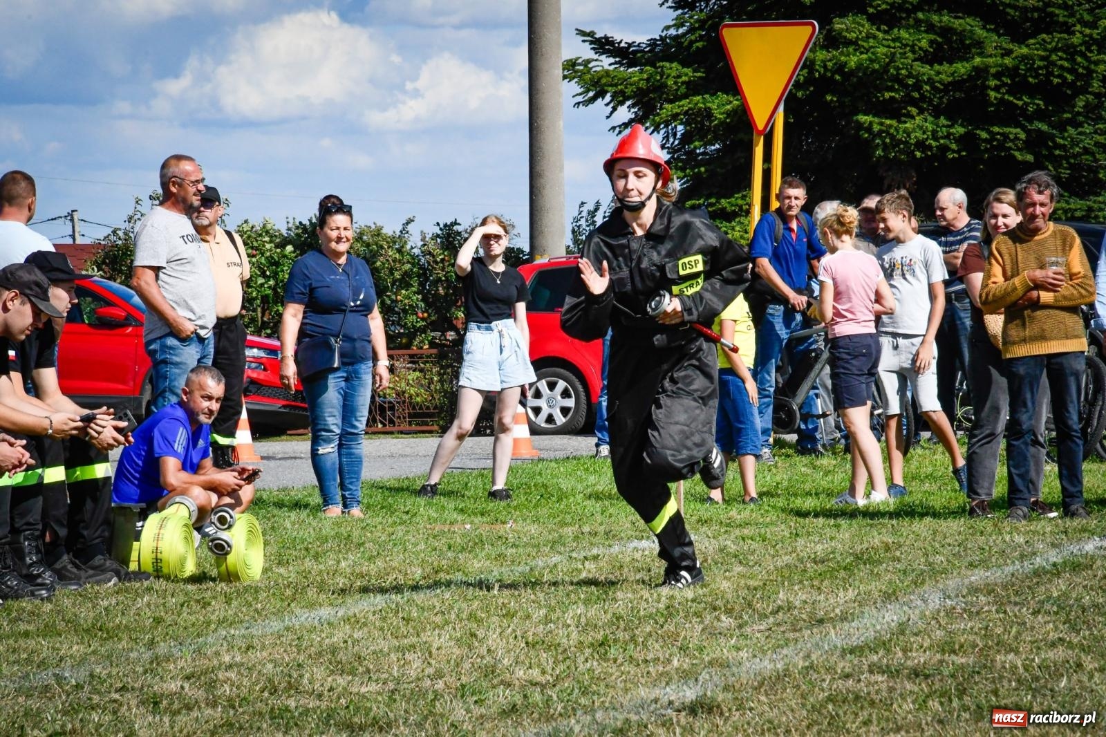 Zdjęcie w galerii na portalu naszraciborz.pl: Gospodarze, Gamów i Rudnik triumfują w gminnych zawodach sportowo-pożarniczych w Sławikowie [FOTO i WIDEO] wiadomości z regionu