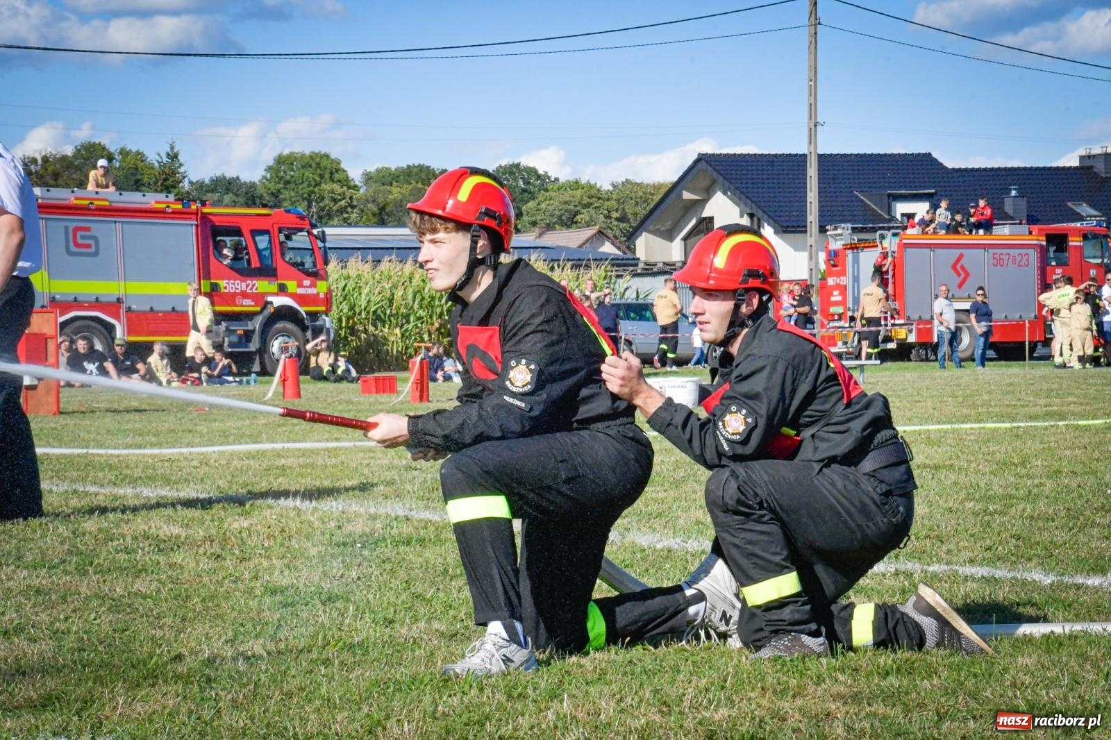 Zdjęcie w galerii na portalu naszraciborz.pl: Gospodarze, Gamów i Rudnik triumfują w gminnych zawodach sportowo-pożarniczych w Sławikowie [FOTO i WIDEO] wiadomości z regionu