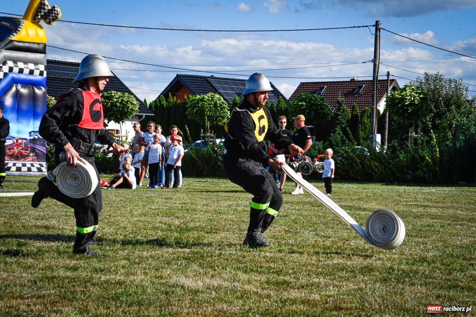 Zdjęcie w galerii na portalu naszraciborz.pl: Gospodarze, Gamów i Rudnik triumfują w gminnych zawodach sportowo-pożarniczych w Sławikowie [FOTO i WIDEO] wiadomości z regionu