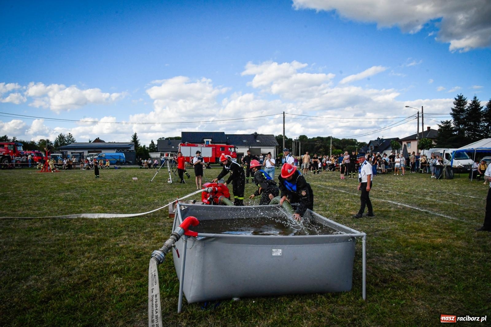 Zdjęcie w galerii na portalu naszraciborz.pl: Gospodarze, Gamów i Rudnik triumfują w gminnych zawodach sportowo-pożarniczych w Sławikowie [FOTO i WIDEO] wiadomości z regionu