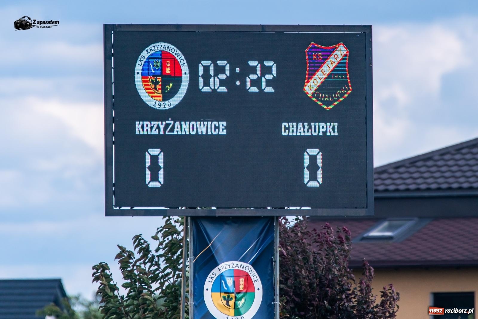 Zdjęcie w galerii na portalu naszraciborz.pl: Cios za cios w Krzyżanowicach. 90 minut walki o lokalny prymat [FOTO] wiadomości z regionu