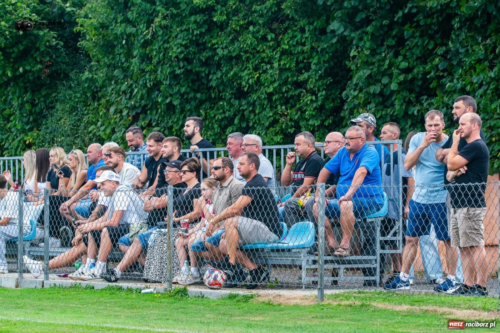 Zdjęcie w galerii na portalu naszraciborz.pl: Cios za cios w Krzyżanowicach. 90 minut walki o lokalny prymat [FOTO] wiadomości z regionu