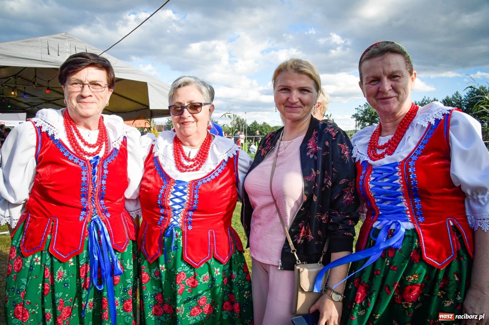 Zdjęcie w galerii na portalu naszraciborz.pl: Dożynki wiejsko-parafialne w Kobyli. Tradycja, folklor i rodzinna zabawa w międzynarodowym towarzystwie [FOTO i WIDEO] wiadomości z regionu
