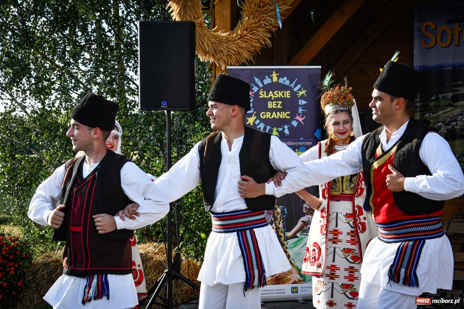 Zdjęcie w galerii na portalu naszraciborz.pl: Dożynki wiejsko-parafialne w Kobyli. Tradycja, folklor i rodzinna zabawa w międzynarodowym towarzystwie [FOTO i WIDEO] wiadomości z regionu