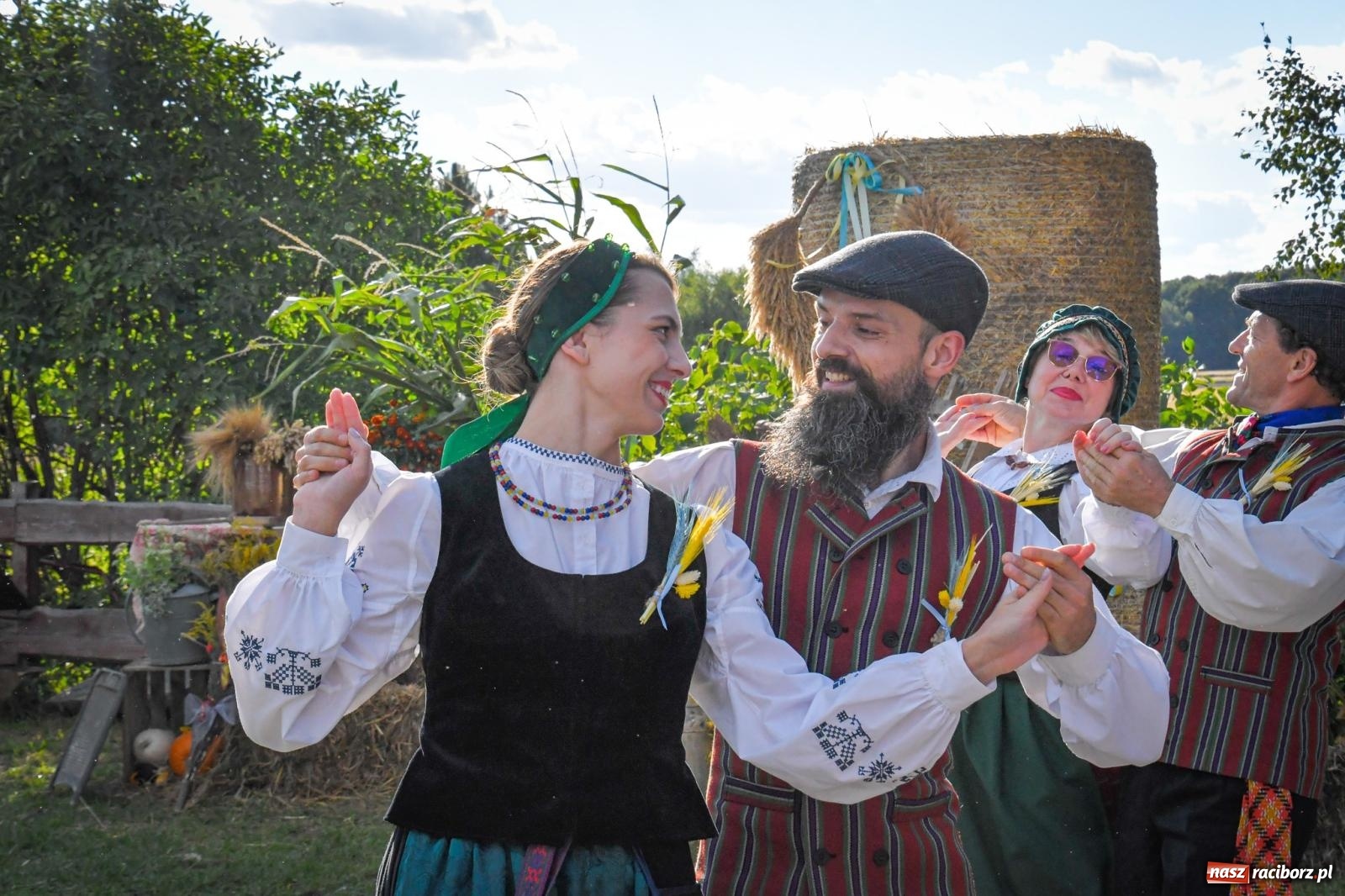 Zdjęcie w galerii na portalu naszraciborz.pl: Dożynki wiejsko-parafialne w Kobyli. Tradycja, folklor i rodzinna zabawa w międzynarodowym towarzystwie [FOTO i WIDEO] wiadomości z regionu