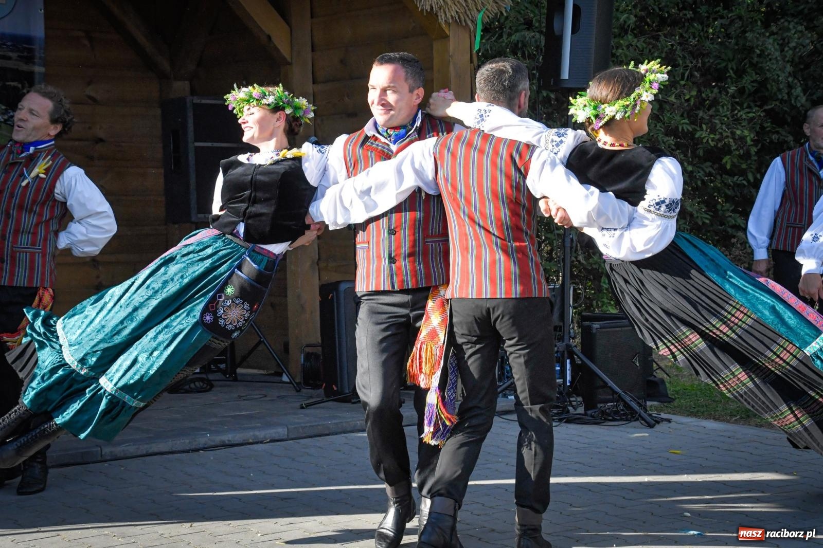 Zdjęcie w galerii na portalu naszraciborz.pl: Dożynki wiejsko-parafialne w Kobyli. Tradycja, folklor i rodzinna zabawa w międzynarodowym towarzystwie [FOTO i WIDEO] wiadomości z regionu