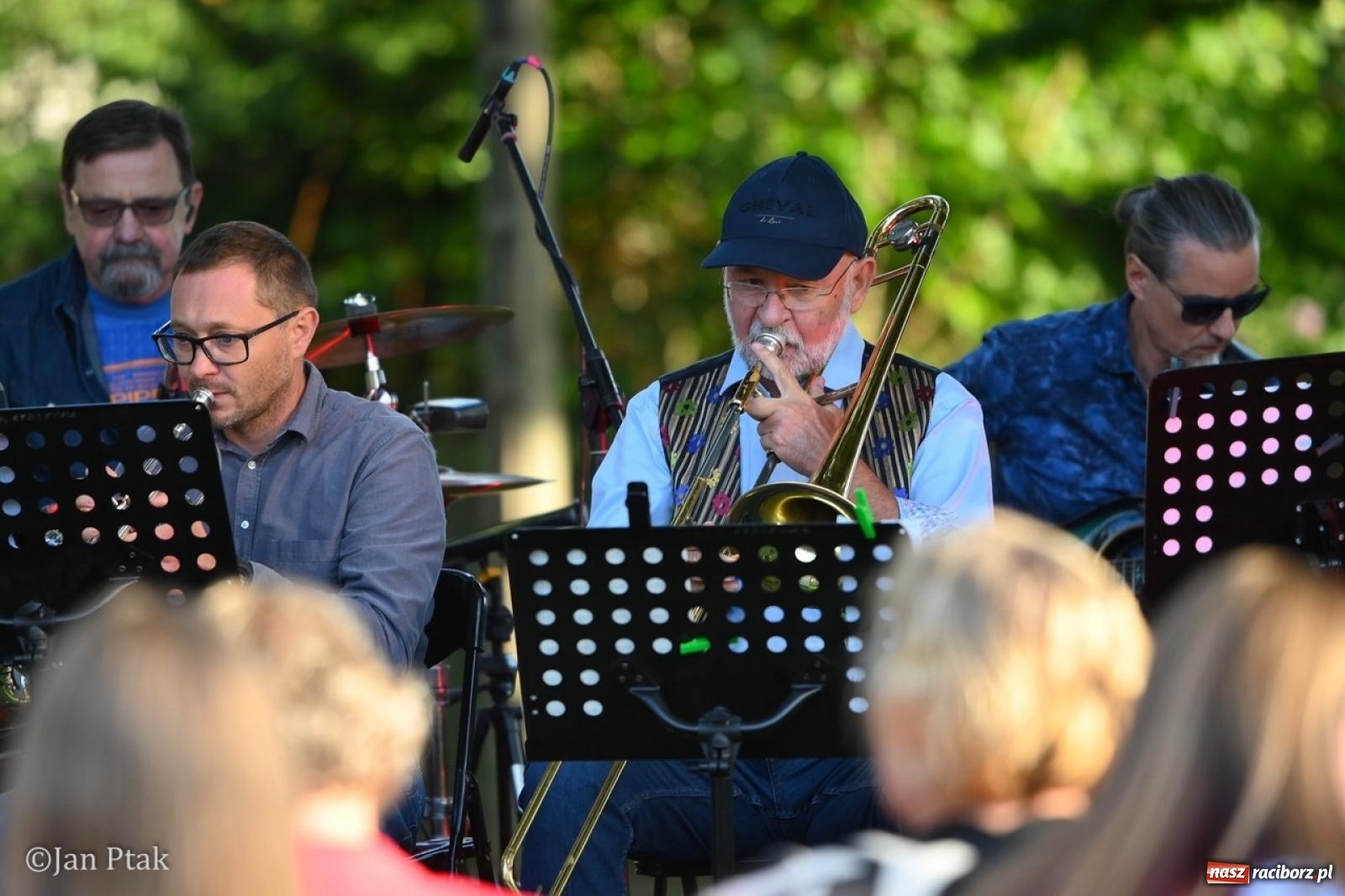 Zdjęcie w galerii na portalu naszraciborz.pl: Jazzowy wieczór w Ogrodzie Strzechy  wiadomości z regionu