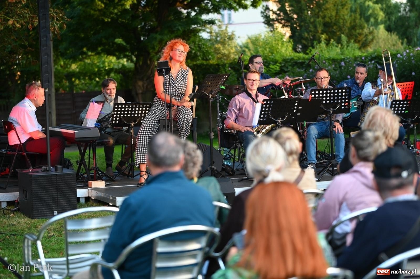 Zdjęcie w galerii na portalu naszraciborz.pl: Jazzowy wieczór w Ogrodzie Strzechy  wiadomości z regionu
