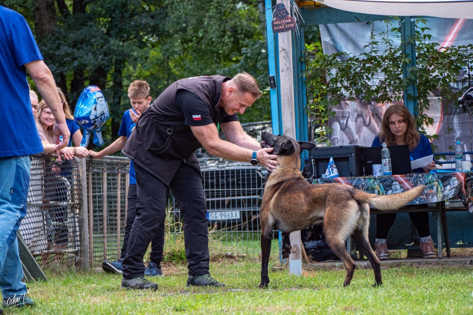 Zdjęcie w galerii na portalu naszraciborz.pl: Międzynarodowe emocje i psy wysokiej klasy. Pierwszy dzień zawodów Mondioringu w Babicach za nami [FOTO] wiadomości z regionu
