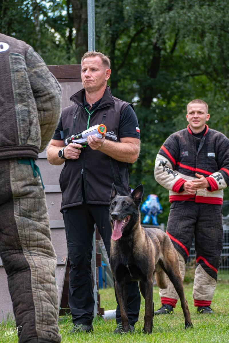 Zdjęcie w galerii na portalu naszraciborz.pl: Międzynarodowe emocje i psy wysokiej klasy. Pierwszy dzień zawodów Mondioringu w Babicach za nami [FOTO] wiadomości z regionu