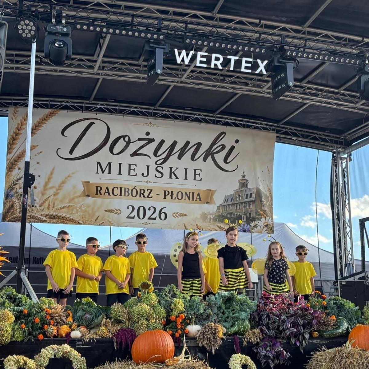 Zdjęcie w galerii na portalu naszraciborz.pl: Talenty ZSP nr 3 na scenie miejskich dożynek wiadomości z regionu