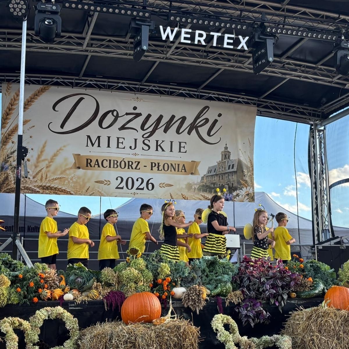 Zdjęcie w galerii na portalu naszraciborz.pl: Talenty ZSP nr 3 na scenie miejskich dożynek wiadomości z regionu