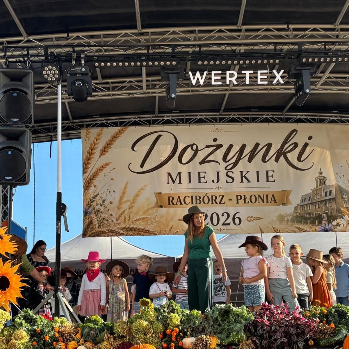 Zdjęcie w galerii na portalu naszraciborz.pl: Talenty ZSP nr 3 na scenie miejskich dożynek wiadomości z regionu