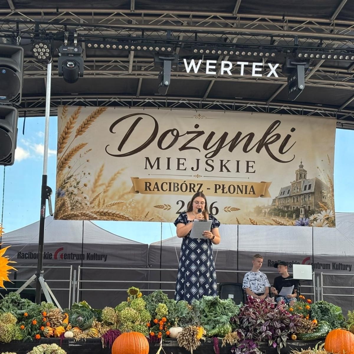 Zdjęcie w galerii na portalu naszraciborz.pl: Talenty ZSP nr 3 na scenie miejskich dożynek wiadomości z regionu
