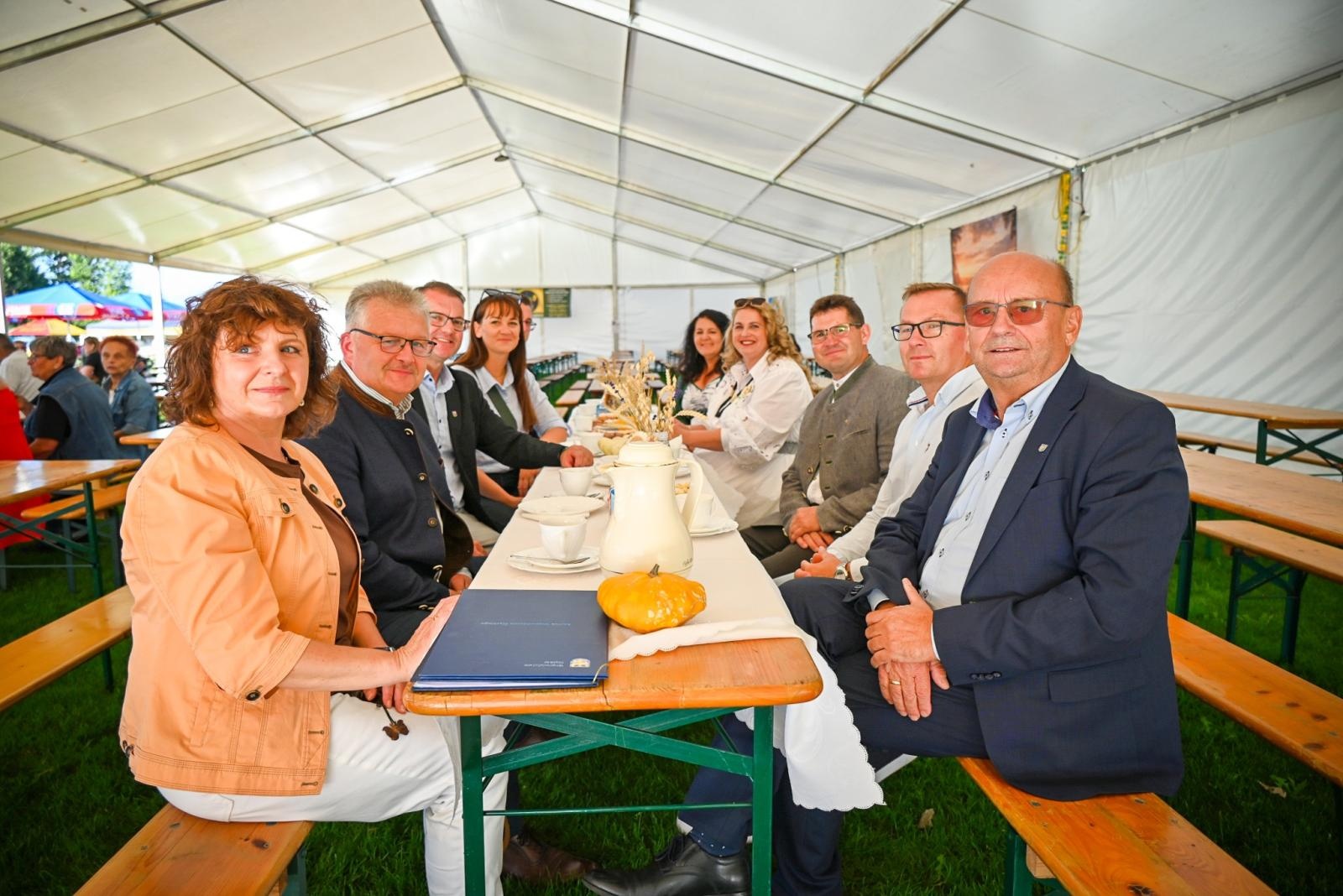 Zdjęcie w galerii na portalu naszraciborz.pl: Dożynki w Bieńkowicach. Pierwszy dzień za nami, dziś korowód, kabaret i zabawa [FOTO] wiadomości z regionu