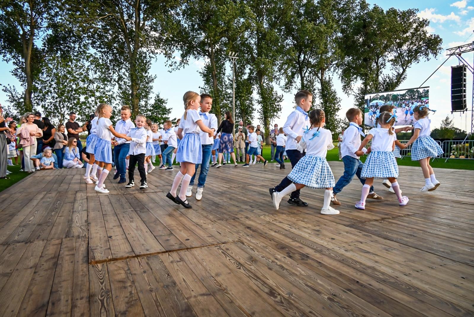 Zdjęcie w galerii na portalu naszraciborz.pl: Dożynki w Bieńkowicach. Pierwszy dzień za nami, dziś korowód, kabaret i zabawa [FOTO] wiadomości z regionu