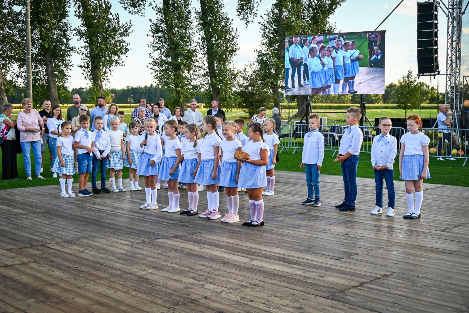 Zdjęcie w galerii na portalu naszraciborz.pl: Dożynki w Bieńkowicach. Pierwszy dzień za nami, dziś korowód, kabaret i zabawa [FOTO] wiadomości z regionu