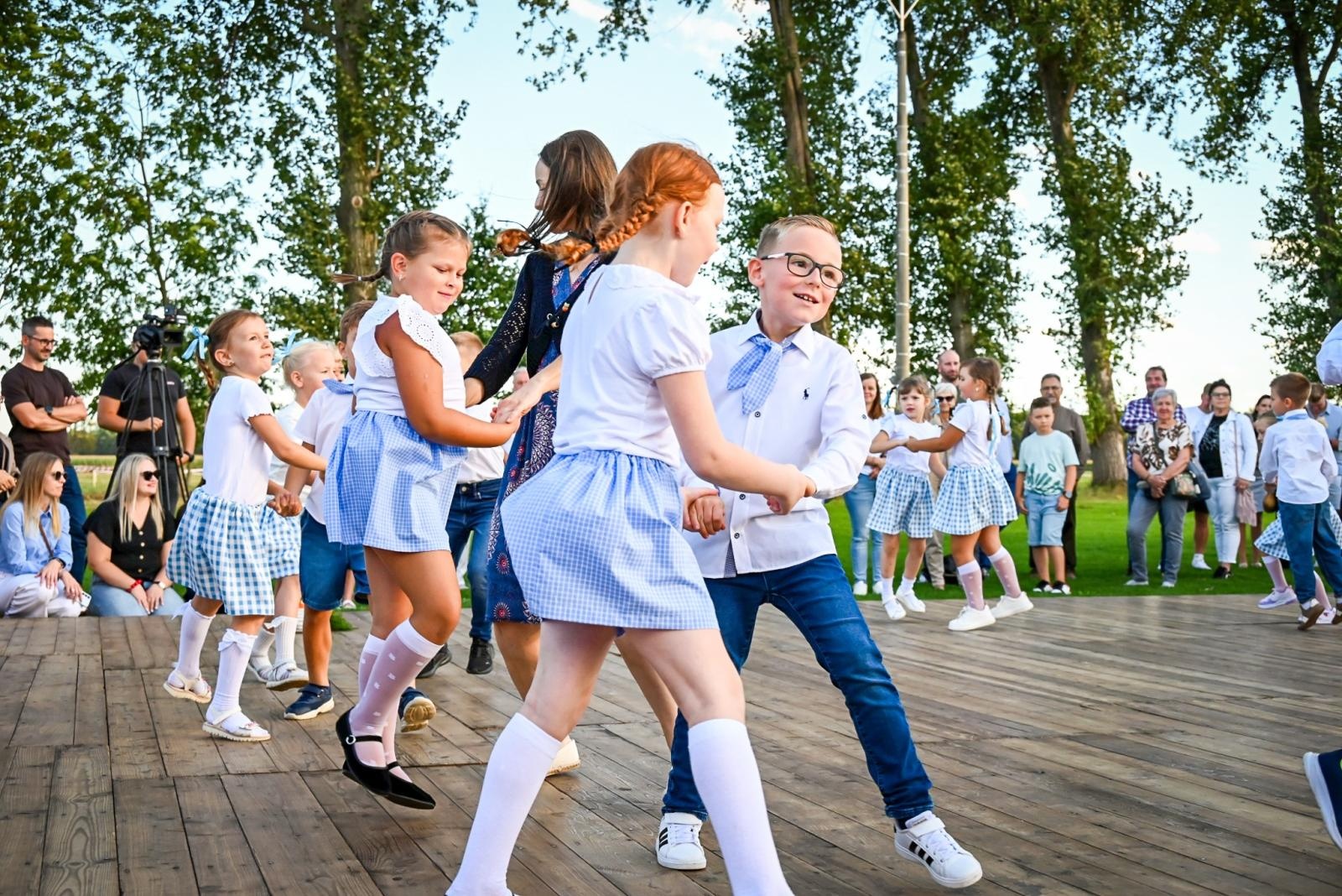 Zdjęcie w galerii na portalu naszraciborz.pl: Dożynki w Bieńkowicach. Pierwszy dzień za nami, dziś korowód, kabaret i zabawa [FOTO] wiadomości z regionu
