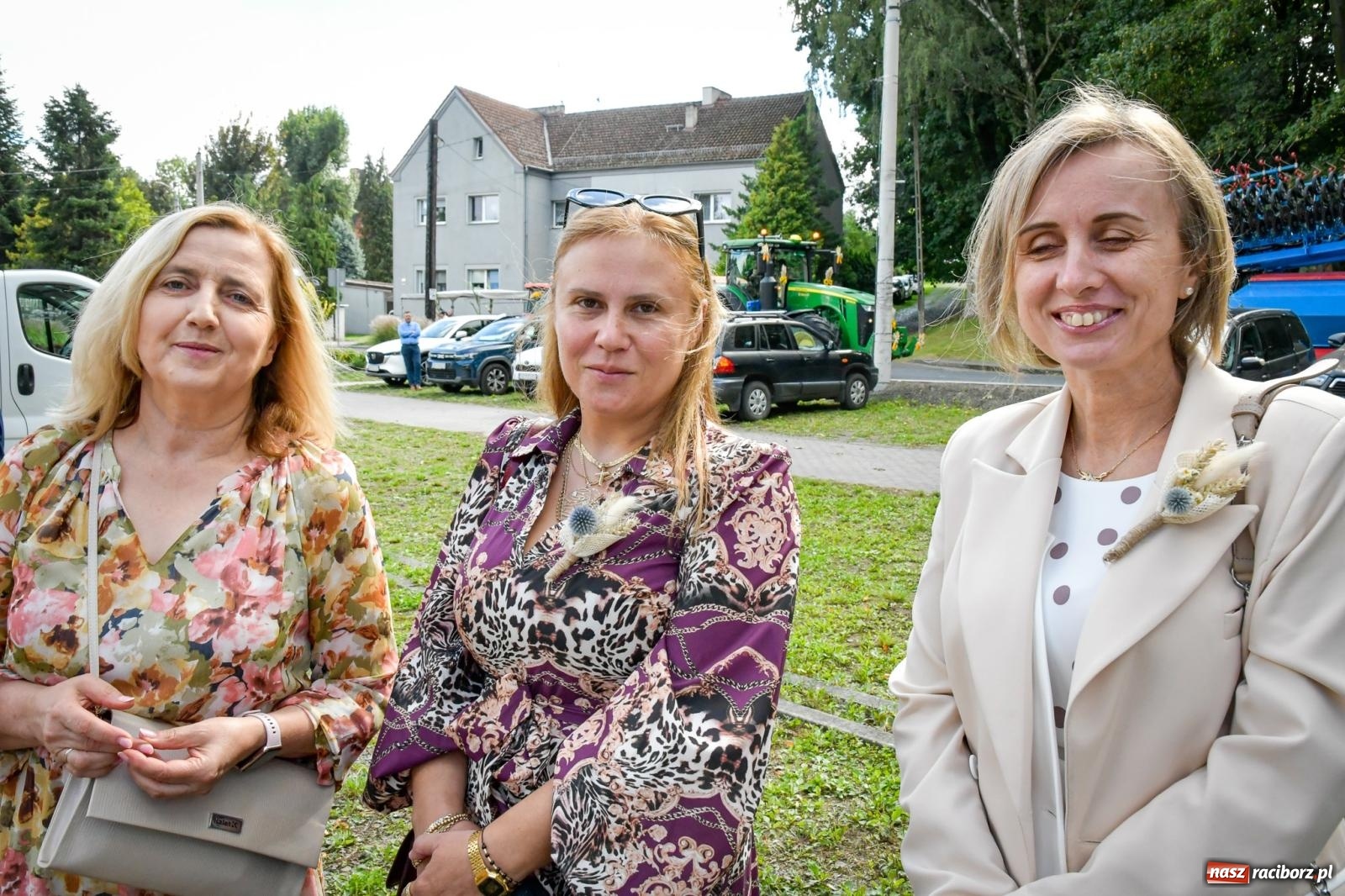 Zdjęcie w galerii na portalu naszraciborz.pl: Krowiarki gospodarzem dożynek gminy Pietrowice Wielkie. Korowód i pomnik Ciapka wiadomości z regionu