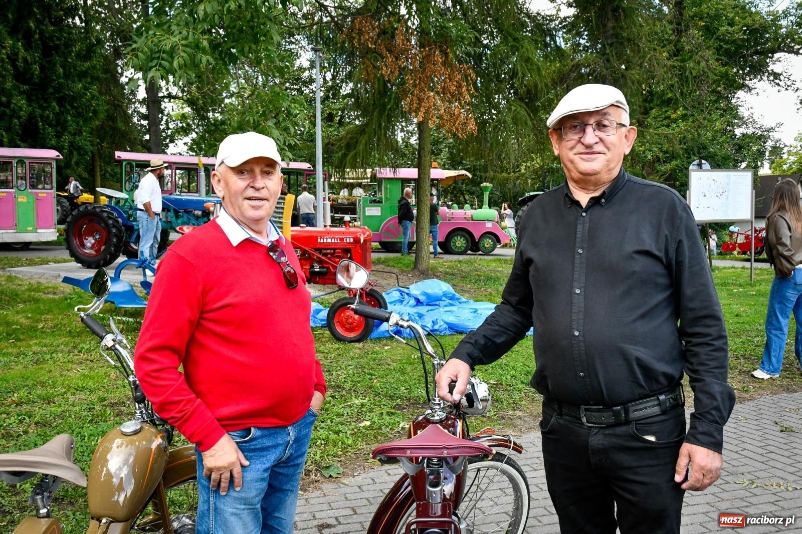 Zdjęcie w galerii na portalu naszraciborz.pl: Krowiarki gospodarzem dożynek gminy Pietrowice Wielkie. Korowód i pomnik Ciapka wiadomości z regionu