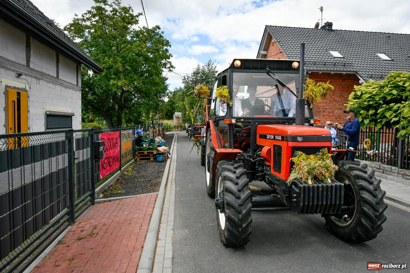 Zdjęcie w galerii na portalu naszraciborz.pl: Dożynki miejskie w Płoni. Racibórz dziękuje za plony wiadomości z regionu