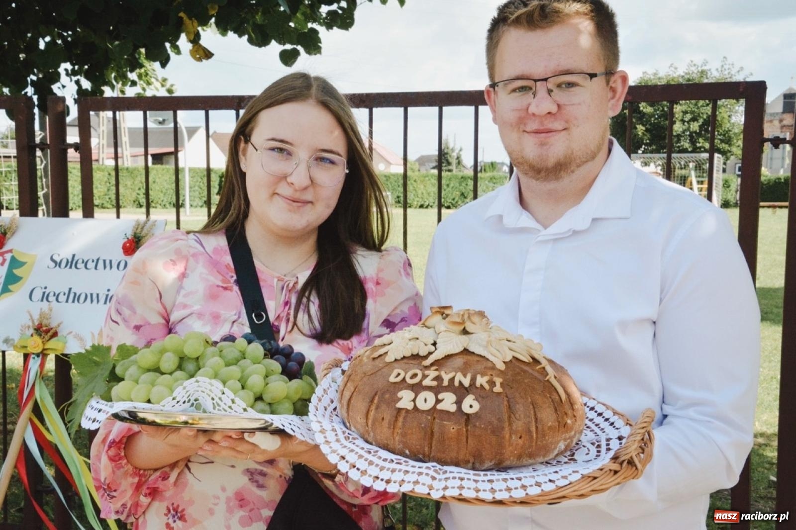Zdjęcie w galerii na portalu naszraciborz.pl: Barwny korowód rozpoczął Gminne Dożynki w Zawadzie Książęcej [FOTO i WIDEO] wiadomości z regionu