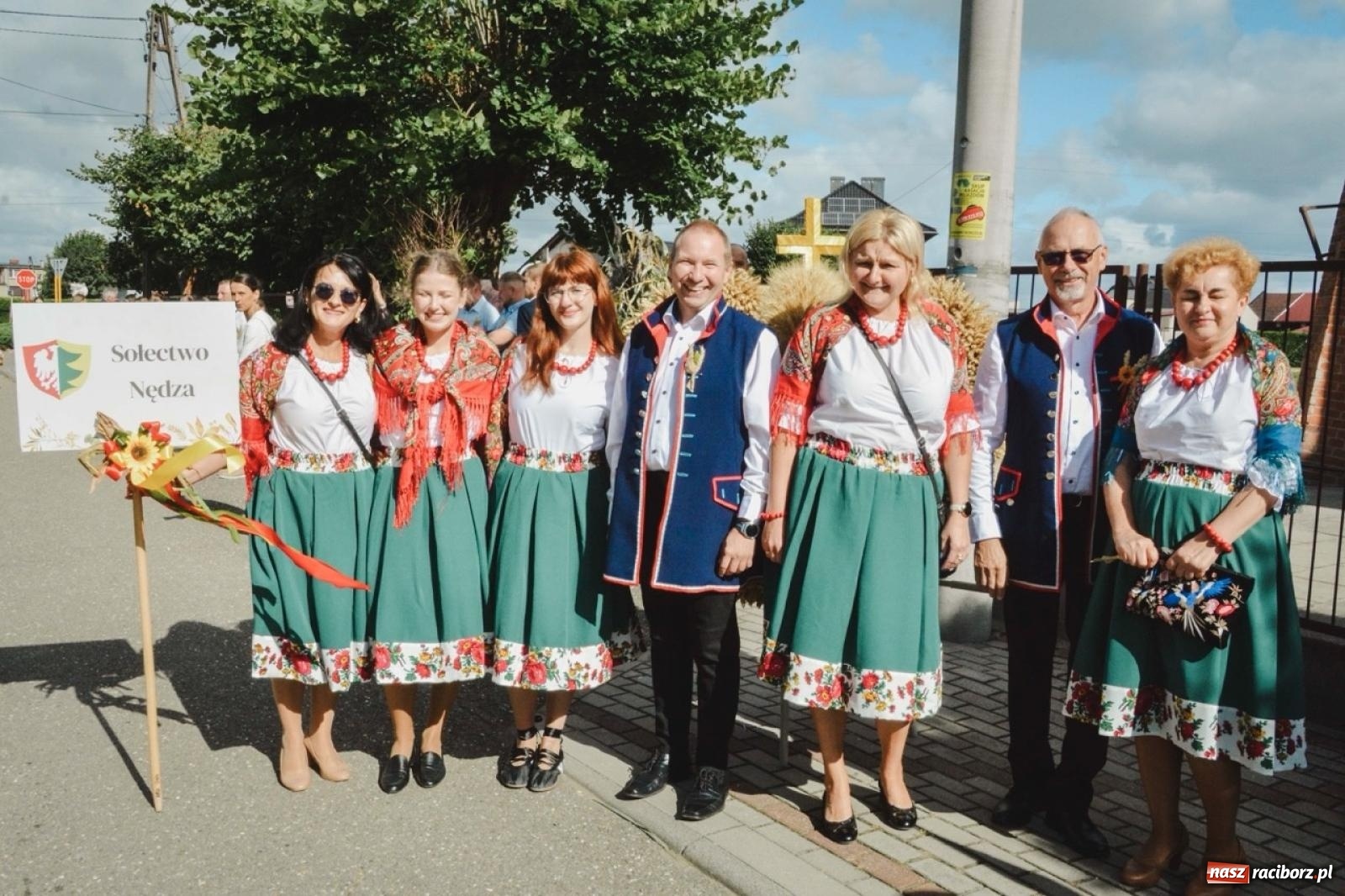 Zdjęcie w galerii na portalu naszraciborz.pl: Barwny korowód rozpoczął Gminne Dożynki w Zawadzie Książęcej [FOTO i WIDEO] wiadomości z regionu