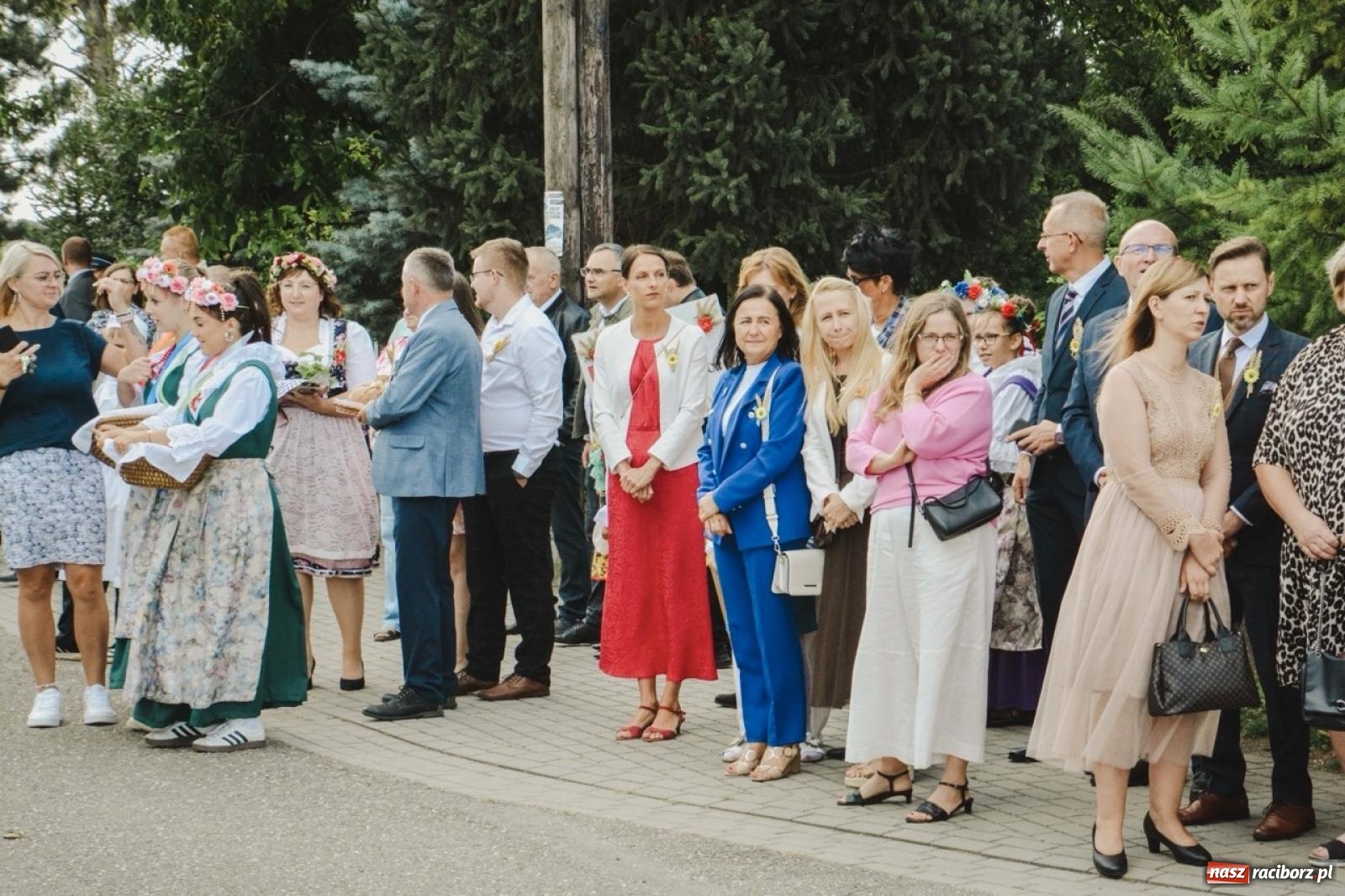 Zdjęcie w galerii na portalu naszraciborz.pl: Barwny korowód rozpoczął Gminne Dożynki w Zawadzie Książęcej [FOTO i WIDEO] wiadomości z regionu