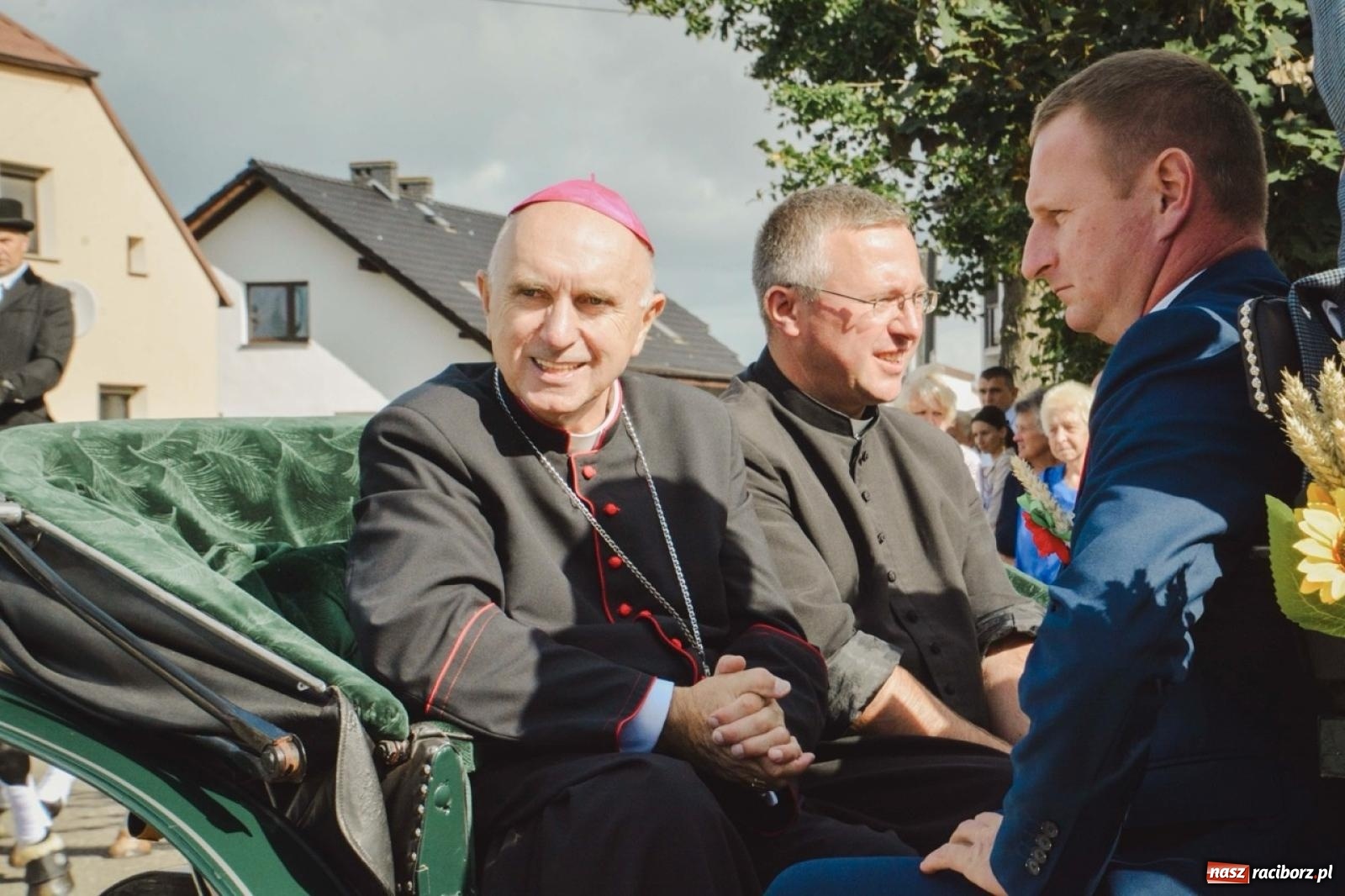 Zdjęcie w galerii na portalu naszraciborz.pl: Barwny korowód rozpoczął Gminne Dożynki w Zawadzie Książęcej [FOTO i WIDEO] wiadomości z regionu