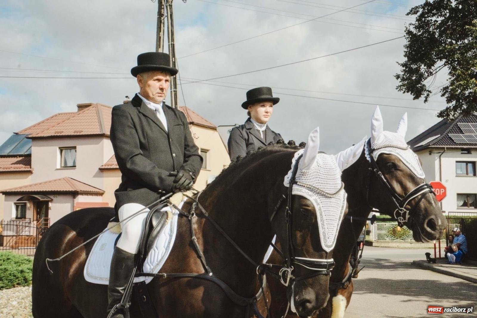 Zdjęcie w galerii na portalu naszraciborz.pl: Barwny korowód rozpoczął Gminne Dożynki w Zawadzie Książęcej [FOTO i WIDEO] wiadomości z regionu