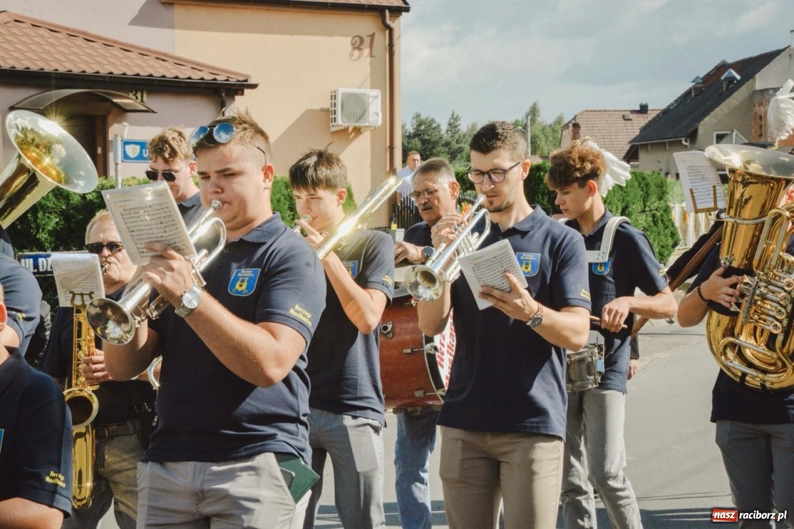 Zdjęcie w galerii na portalu naszraciborz.pl: Barwny korowód rozpoczął Gminne Dożynki w Zawadzie Książęcej [FOTO i WIDEO] wiadomości z regionu