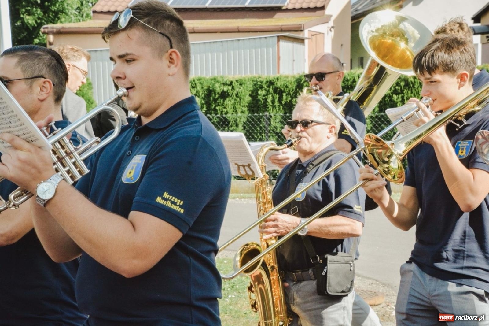 Zdjęcie w galerii na portalu naszraciborz.pl: Barwny korowód rozpoczął Gminne Dożynki w Zawadzie Książęcej [FOTO i WIDEO] wiadomości z regionu