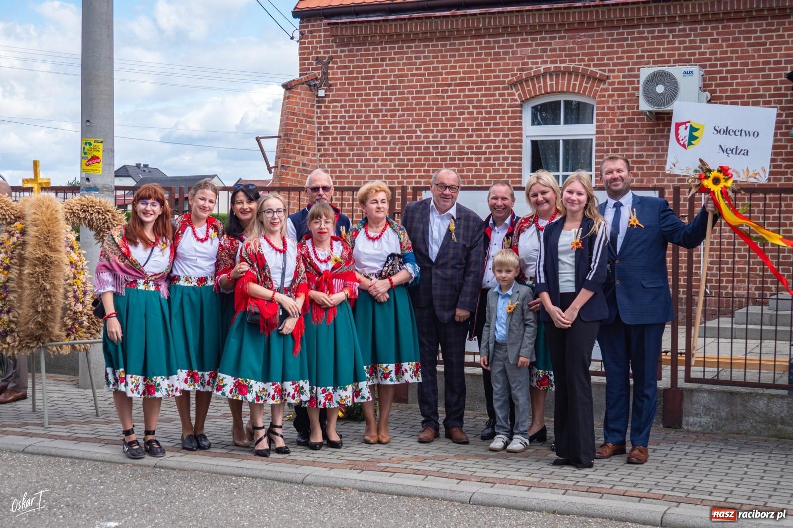 Zdjęcie w galerii na portalu naszraciborz.pl: Barwny korowód rozpoczął Gminne Dożynki w Zawadzie Książęcej [FOTO i WIDEO] wiadomości z regionu