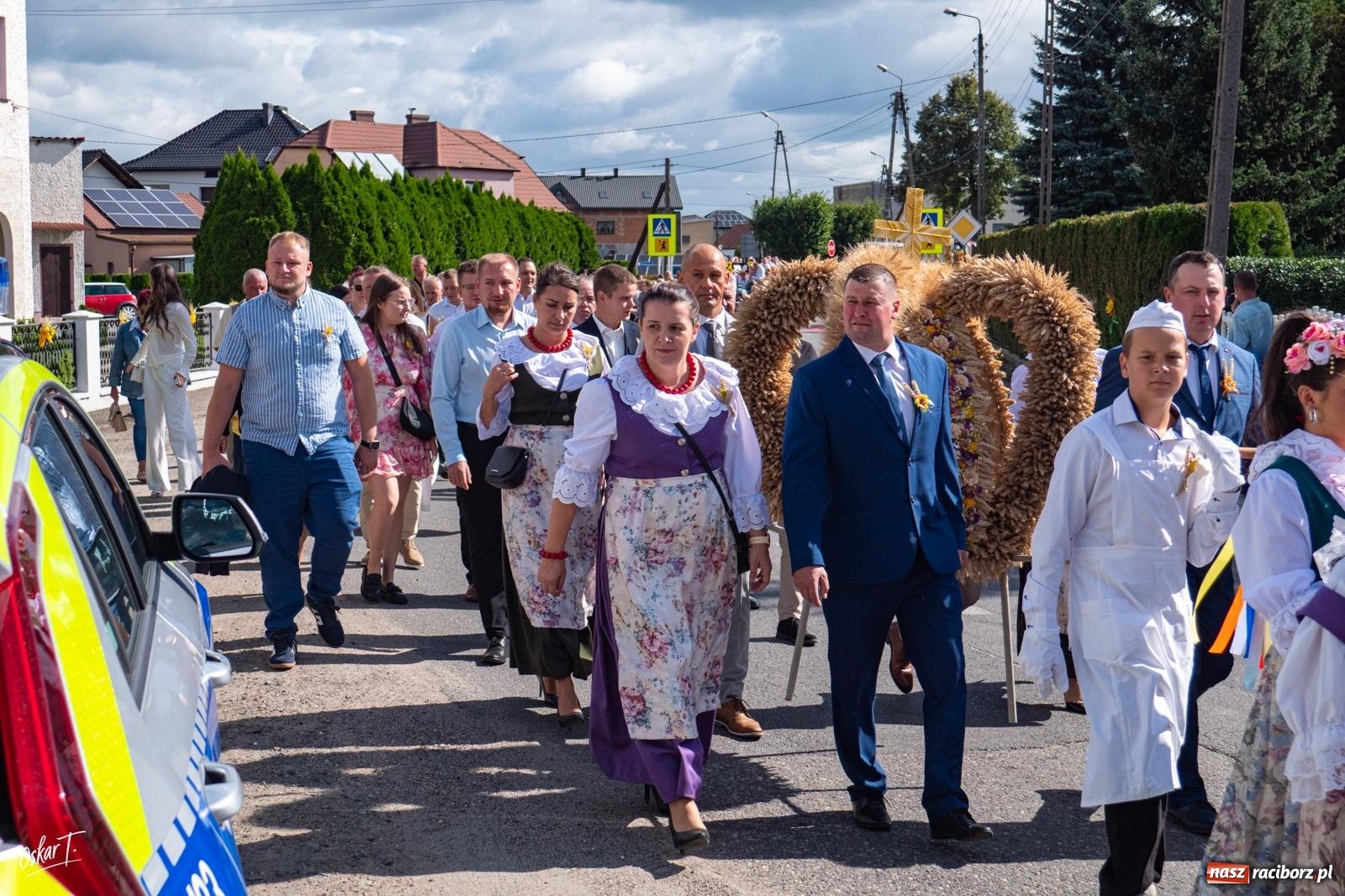 Zdjęcie w galerii na portalu naszraciborz.pl: Barwny korowód rozpoczął Gminne Dożynki w Zawadzie Książęcej [FOTO i WIDEO] wiadomości z regionu