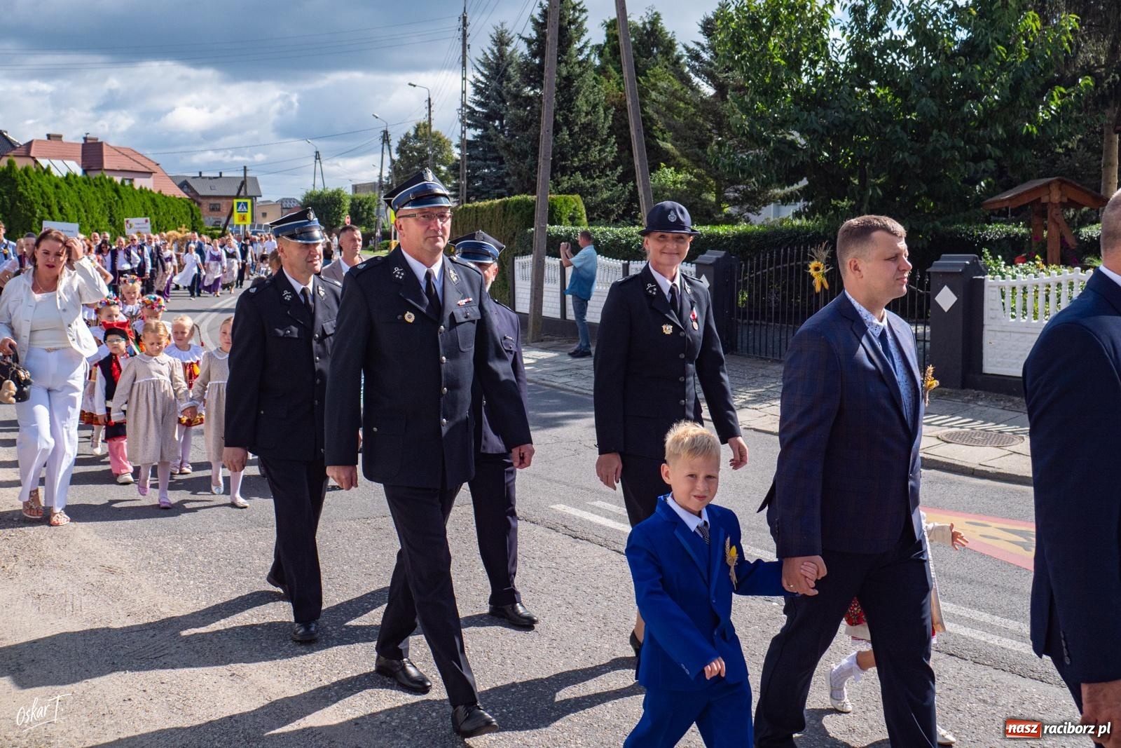 Zdjęcie w galerii na portalu naszraciborz.pl: Barwny korowód rozpoczął Gminne Dożynki w Zawadzie Książęcej [FOTO i WIDEO] wiadomości z regionu