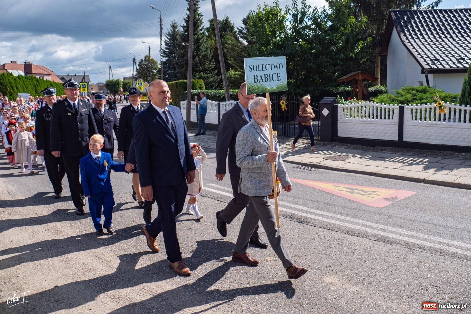 Zdjęcie w galerii na portalu naszraciborz.pl: Barwny korowód rozpoczął Gminne Dożynki w Zawadzie Książęcej [FOTO i WIDEO] wiadomości z regionu