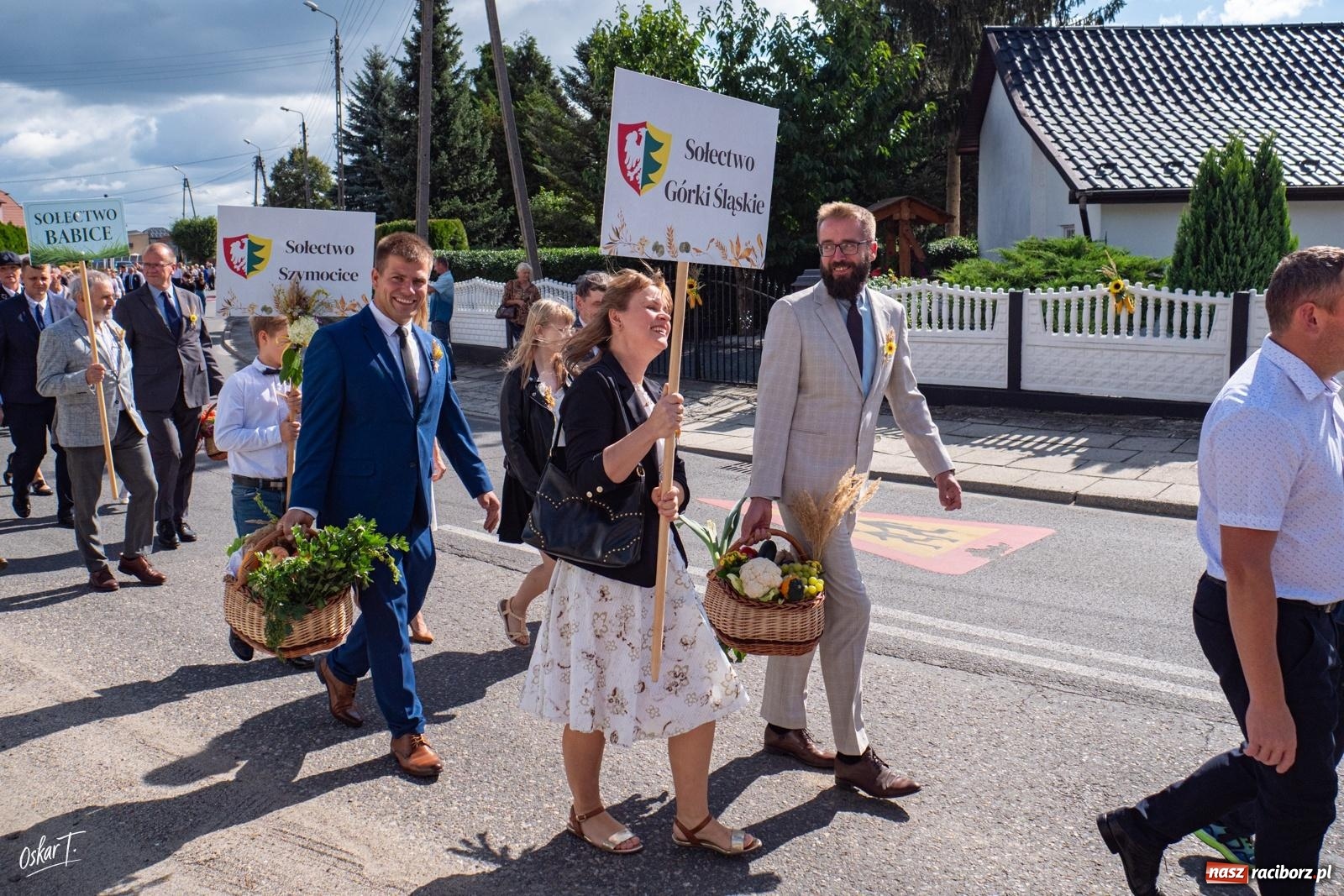 Zdjęcie w galerii na portalu naszraciborz.pl: Barwny korowód rozpoczął Gminne Dożynki w Zawadzie Książęcej [FOTO i WIDEO] wiadomości z regionu