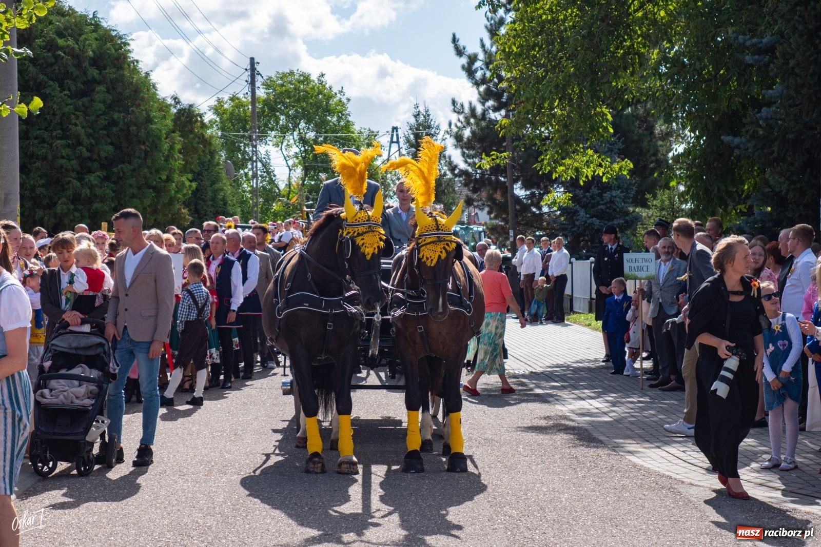 Zdjęcie w galerii na portalu naszraciborz.pl: Barwny korowód rozpoczął Gminne Dożynki w Zawadzie Książęcej [FOTO i WIDEO] wiadomości z regionu