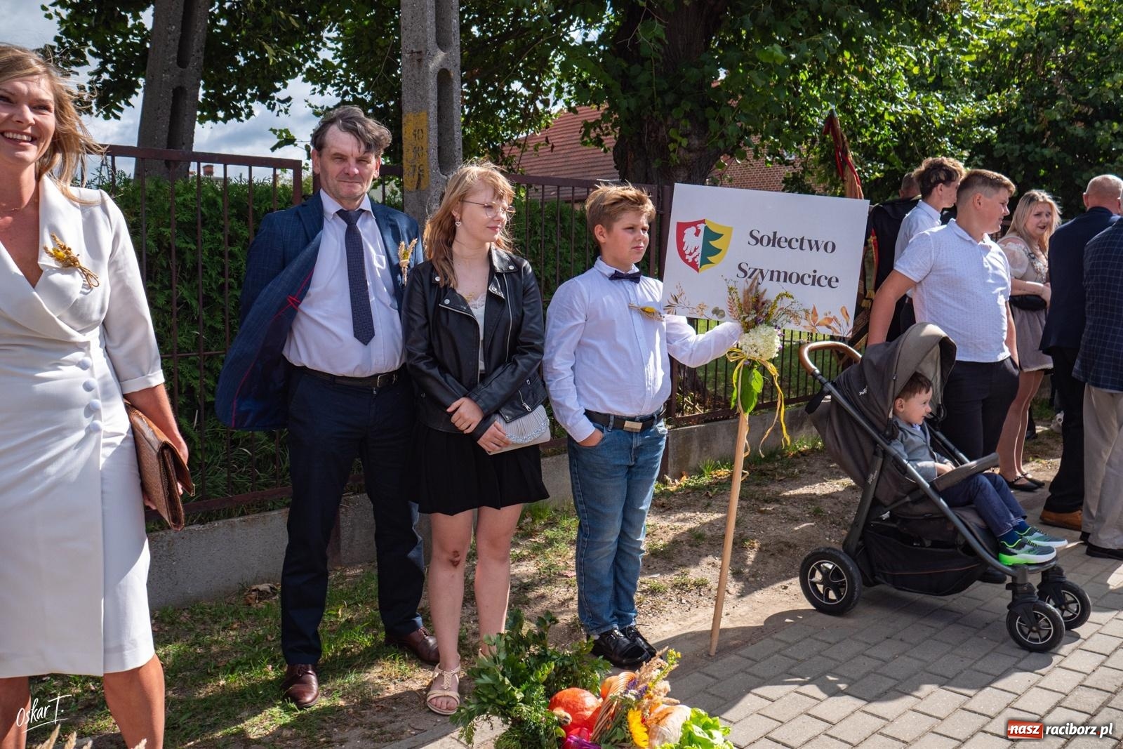 Zdjęcie w galerii na portalu naszraciborz.pl: Barwny korowód rozpoczął Gminne Dożynki w Zawadzie Książęcej [FOTO i WIDEO] wiadomości z regionu