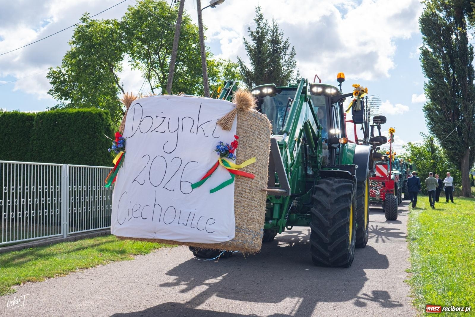Zdjęcie w galerii na portalu naszraciborz.pl: Barwny korowód rozpoczął Gminne Dożynki w Zawadzie Książęcej [FOTO i WIDEO] wiadomości z regionu