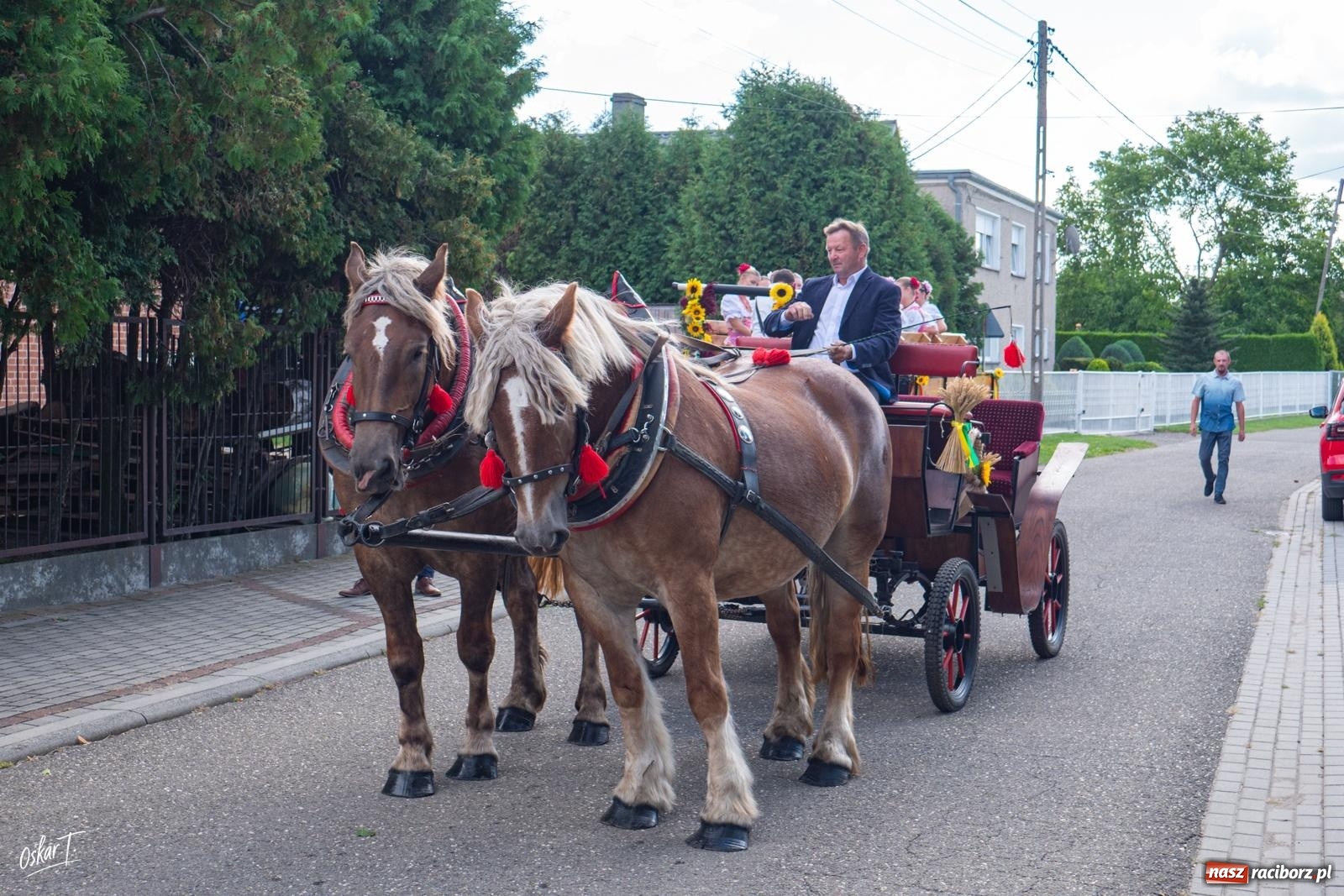 Zdjęcie w galerii na portalu naszraciborz.pl: Barwny korowód rozpoczął Gminne Dożynki w Zawadzie Książęcej [FOTO i WIDEO] wiadomości z regionu