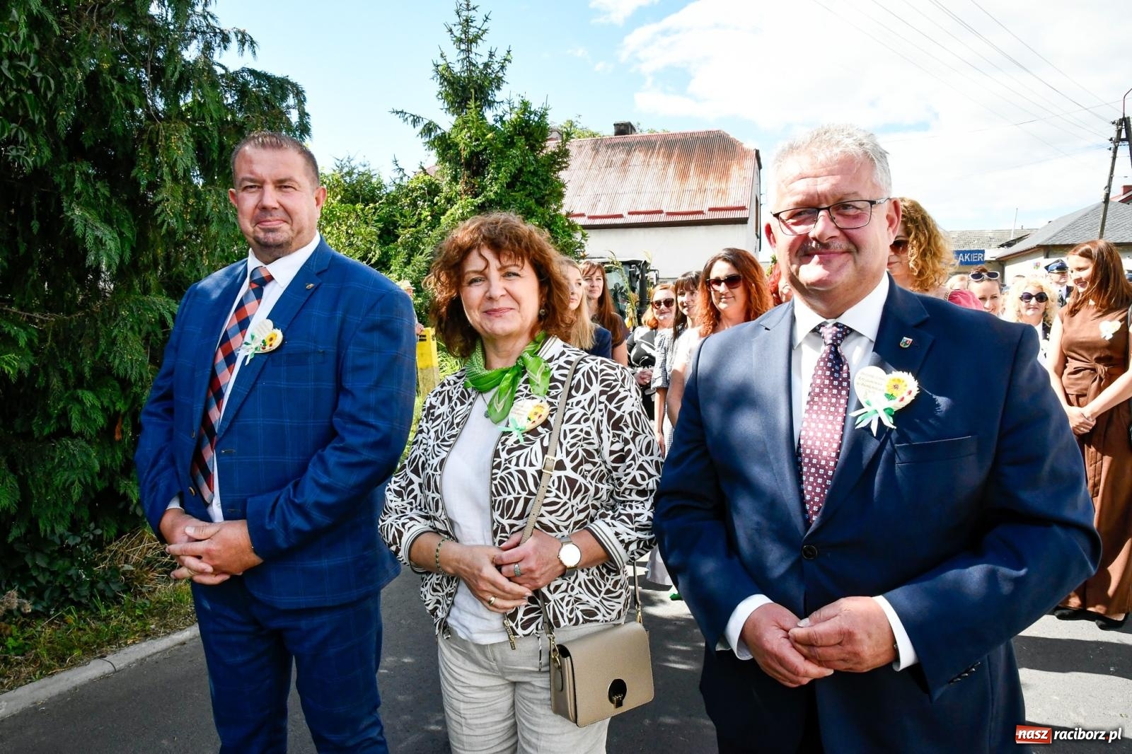 Zdjęcie w galerii na portalu naszraciborz.pl: Gigantyczny korowód w Bieńkowicach. Korony, maszyny i dużo humoru [FOTO i WIDEO] wiadomości z regionu