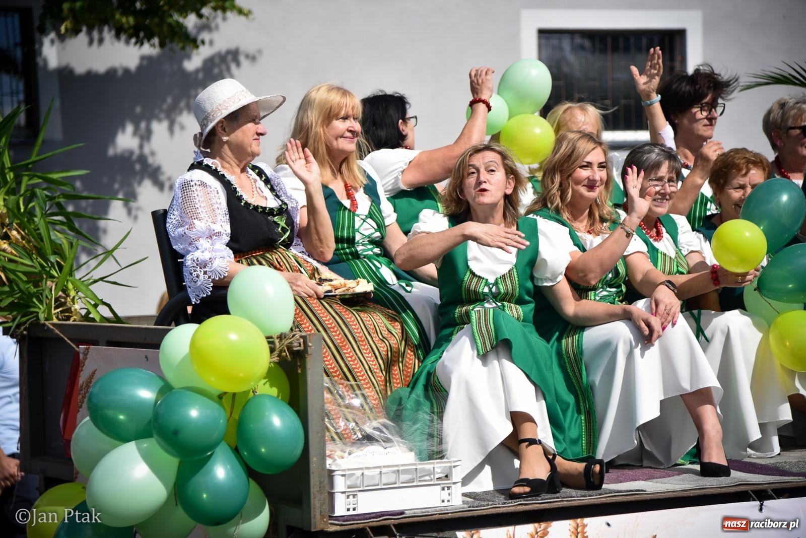 Zdjęcie w galerii na portalu naszraciborz.pl: Dożynki gminy Krzanowice w Wojnowicach. Za nami uroczysty korowód [FOTO i WIDEO] wiadomości z regionu