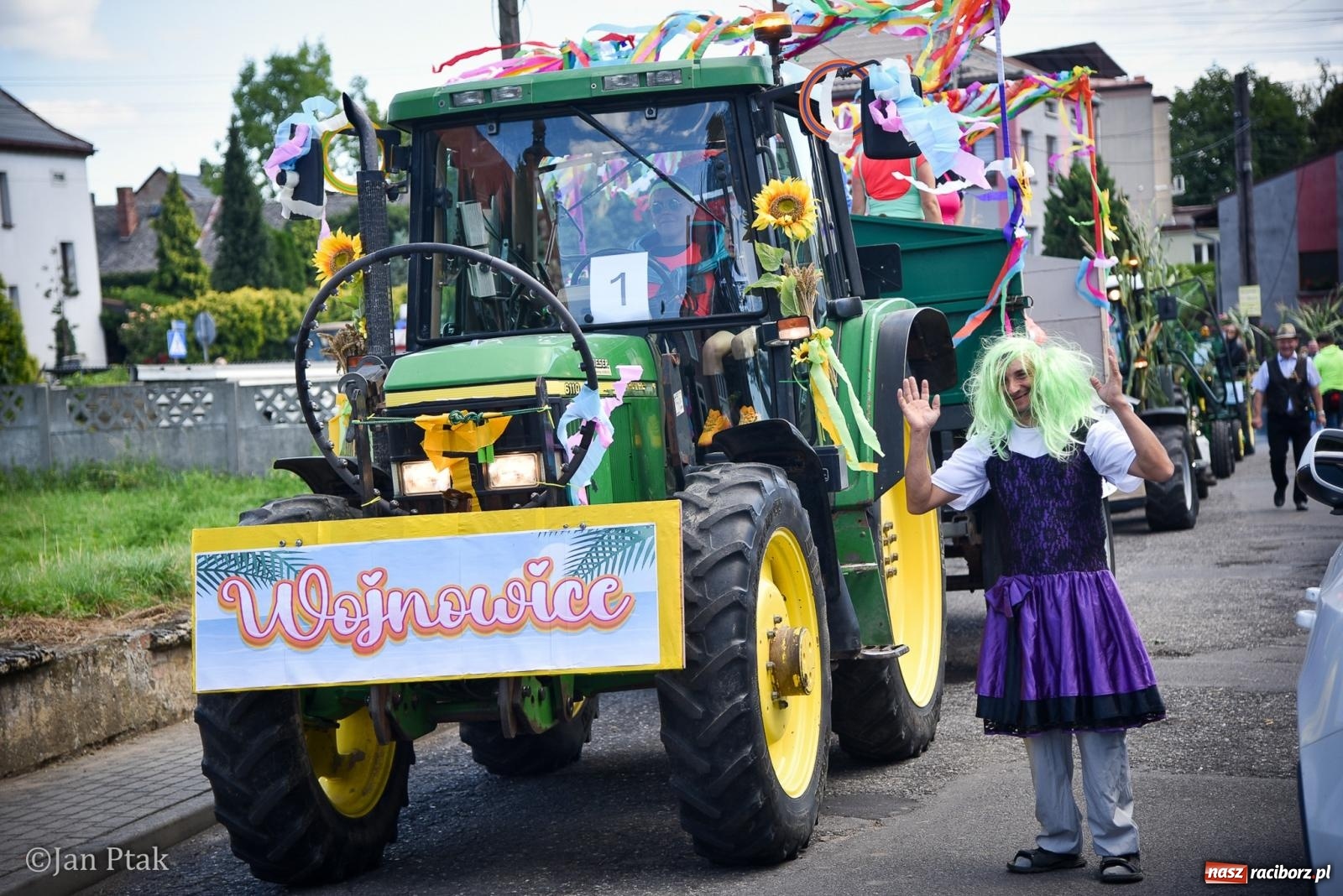 Zdjęcie w galerii na portalu naszraciborz.pl: Dożynki gminy Krzanowice w Wojnowicach. Za nami uroczysty korowód [FOTO i WIDEO] wiadomości z regionu