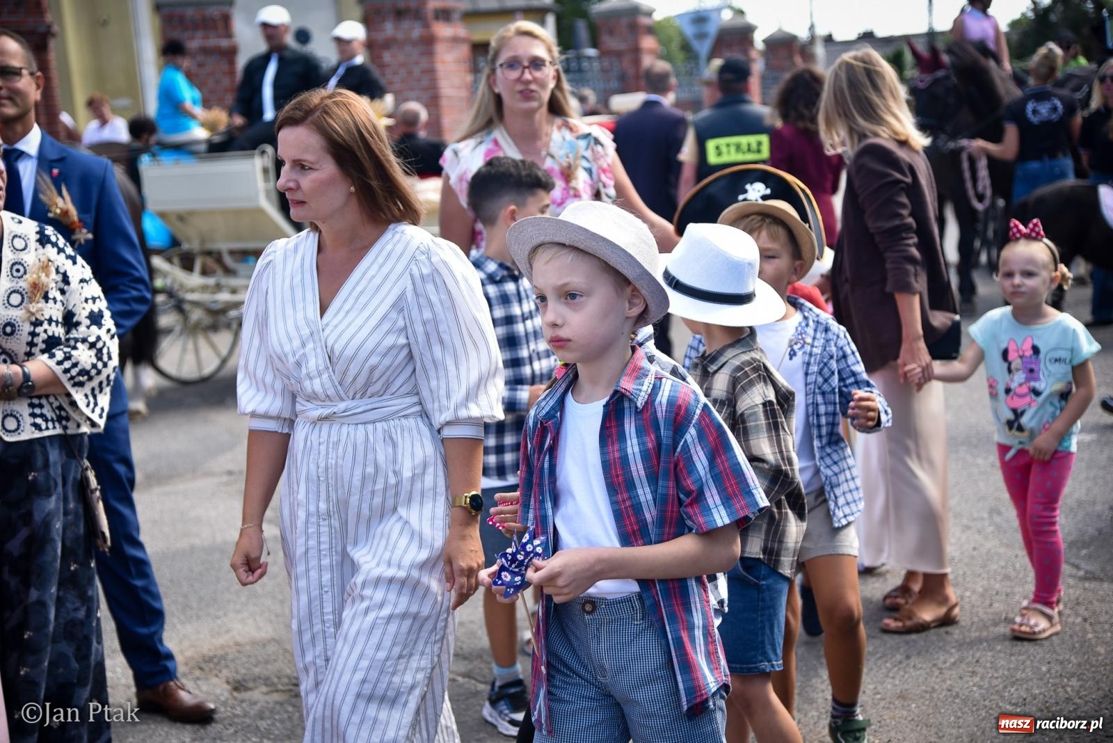 Zdjęcie w galerii na portalu naszraciborz.pl: Dożynki gminy Krzanowice w Wojnowicach. Za nami uroczysty korowód [FOTO i WIDEO] wiadomości z regionu