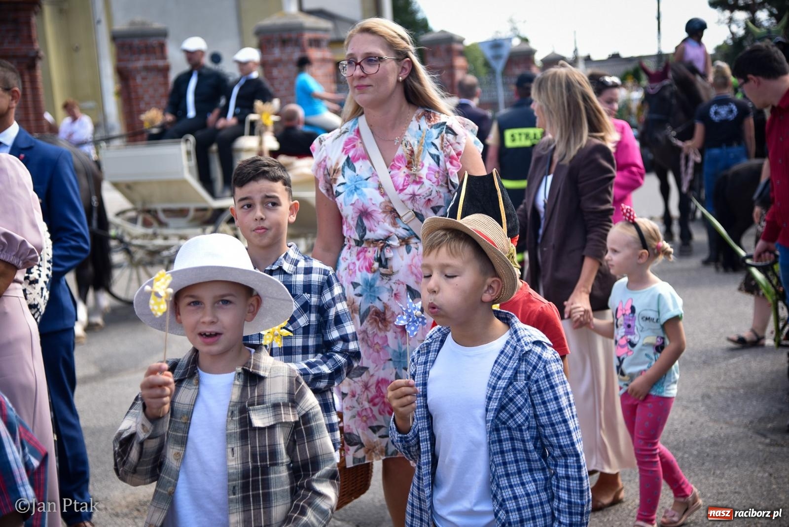 Zdjęcie w galerii na portalu naszraciborz.pl: Dożynki gminy Krzanowice w Wojnowicach. Za nami uroczysty korowód [FOTO i WIDEO] wiadomości z regionu