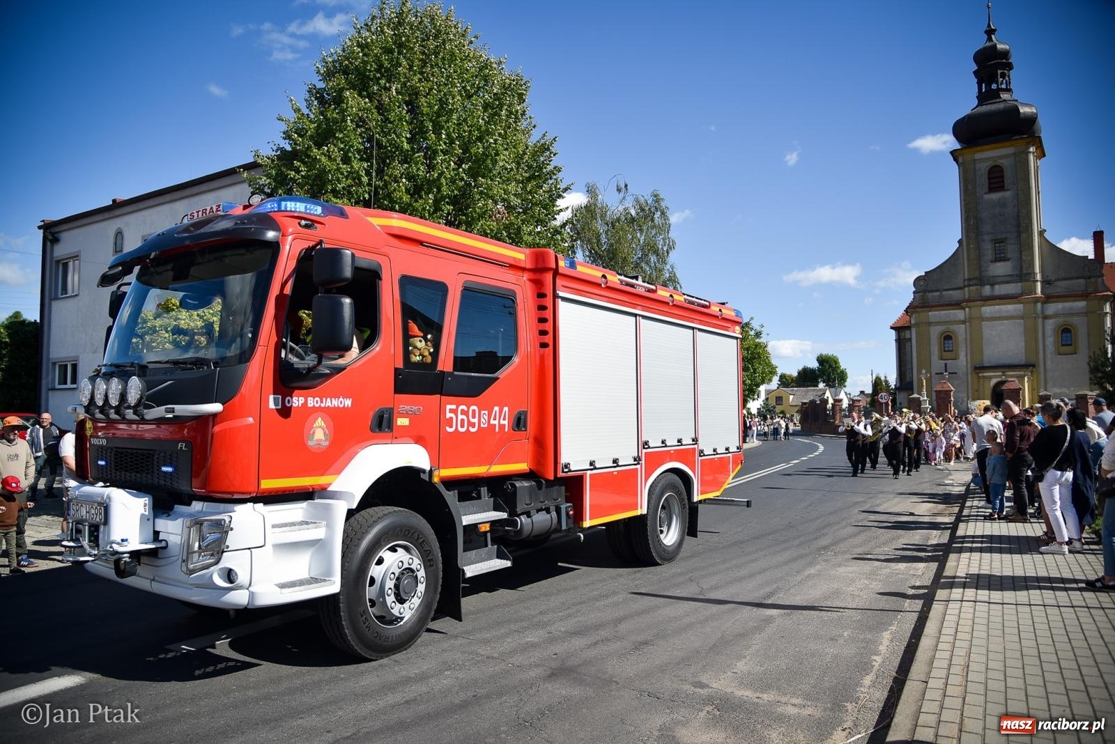 Zdjęcie w galerii na portalu naszraciborz.pl: Dożynki gminy Krzanowice w Wojnowicach. Za nami uroczysty korowód [FOTO i WIDEO] wiadomości z regionu