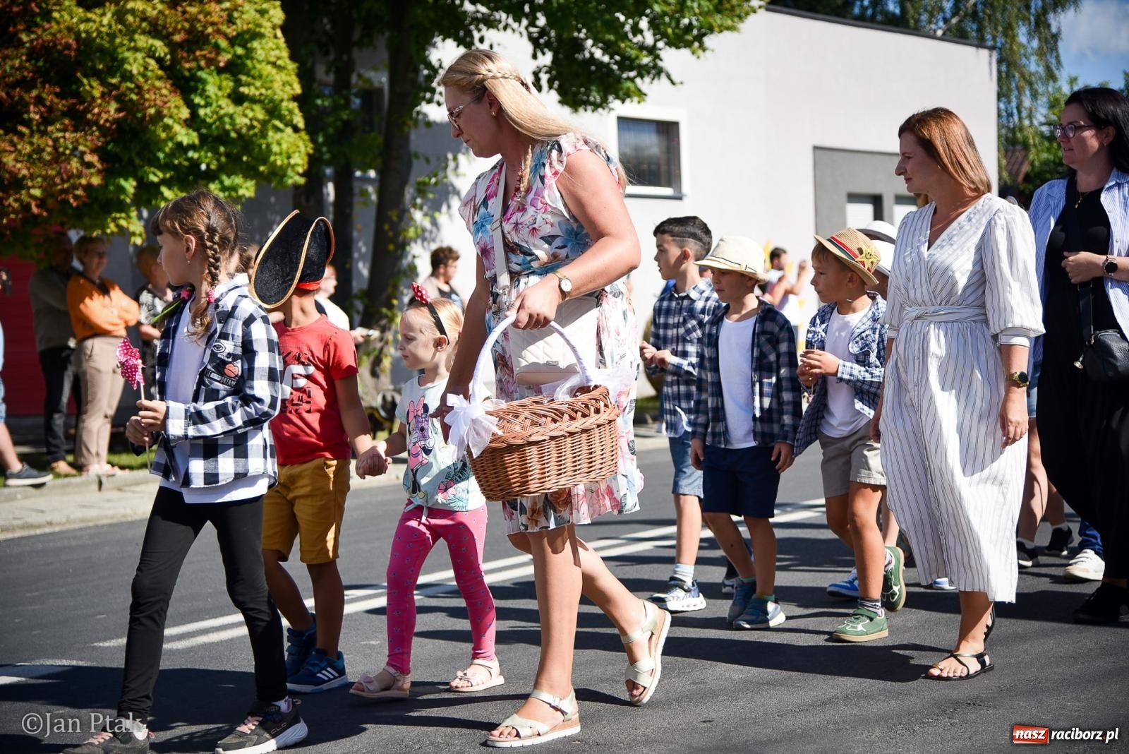 Zdjęcie w galerii na portalu naszraciborz.pl: Dożynki gminy Krzanowice w Wojnowicach. Za nami uroczysty korowód [FOTO i WIDEO] wiadomości z regionu